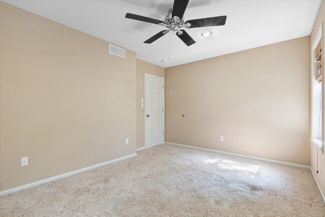 Building Photo - 400 N Village Cir