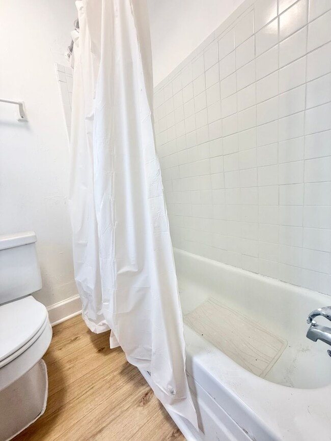 Building Photo - ***RENT READY~4 Bed RENOVATED 2 story house/w/ downstairs bedroom/Granite countertops