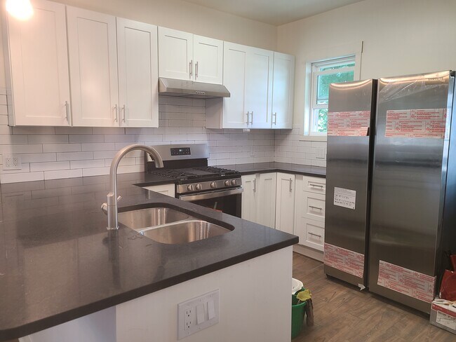 Building Photo - 1015 Watson St SW