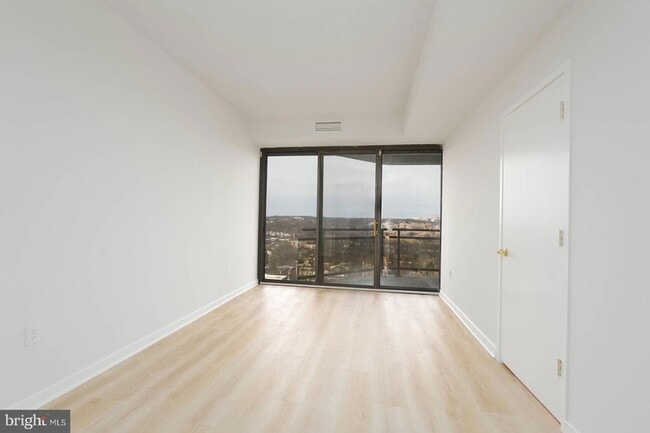 Building Photo - 1530 Key Blvd