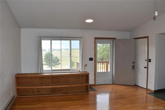Building Photo - 1014 Elfin Glen Dr