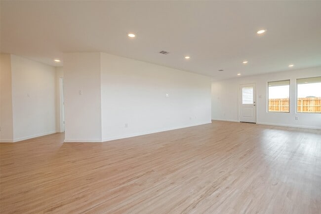 Building Photo - 3106 Elm Br Dr