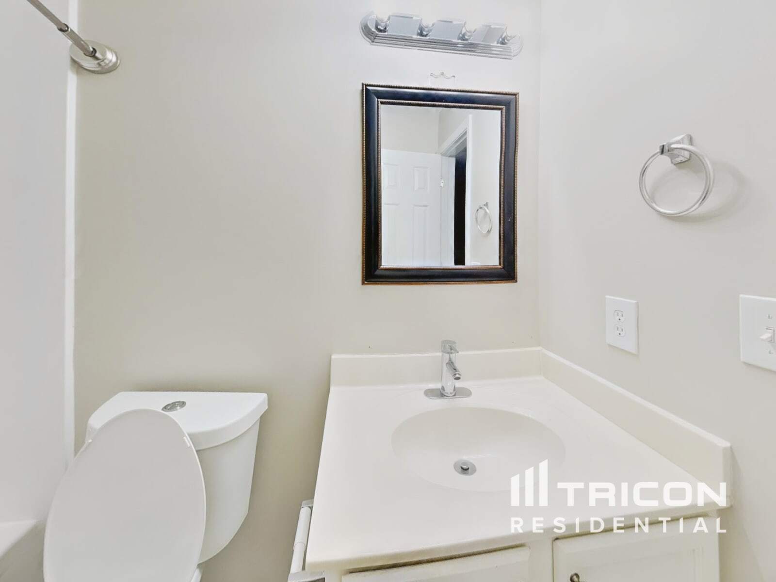 Building Photo - 5040 Liberty Hall Cir