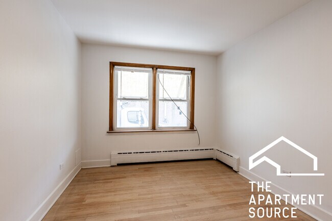 Building Photo - 4818 N St Louis Ave