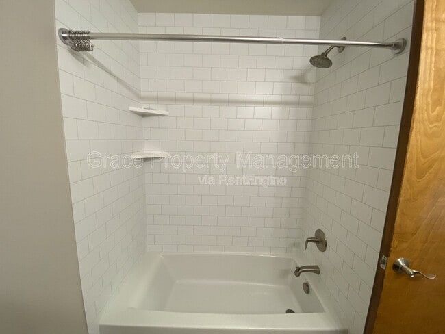 Building Photo - 13052 Grape Ct