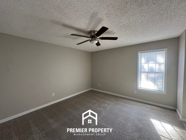 Building Photo - 6235 Shade Tree Dr