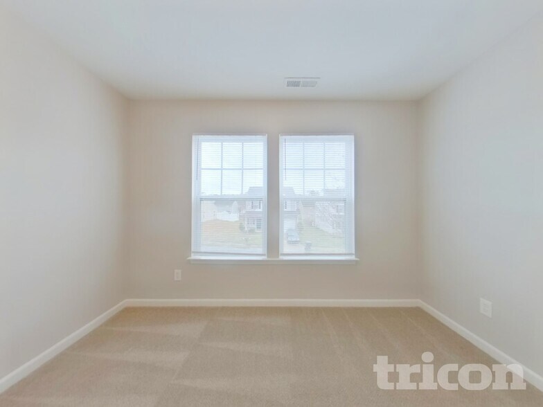 Building Photo - 1135 Blue Topaz Dr