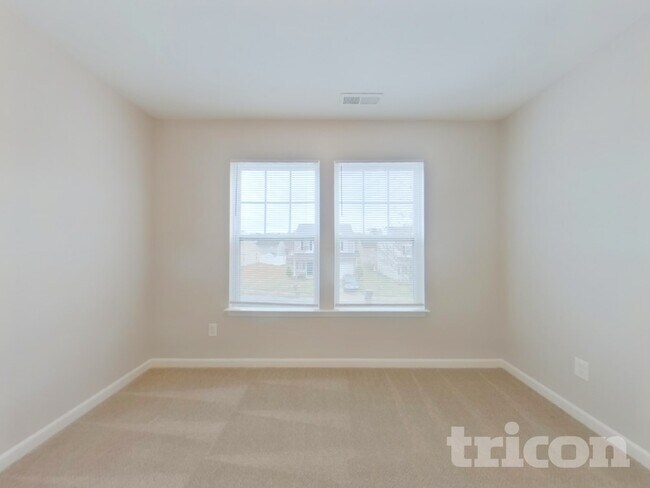 Building Photo - 1135 Blue Topaz Dr