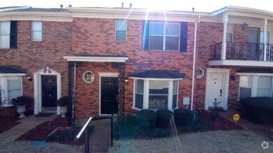 Building Photo - 2 bedroom 2.5 bath Cond in Reston Place
