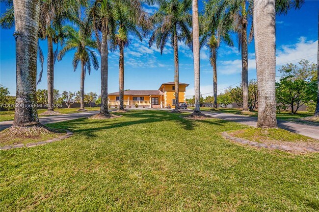Building Photo - 26500 SW 167th Ave