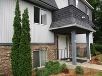 Building Photo - 725 Keenway Cir