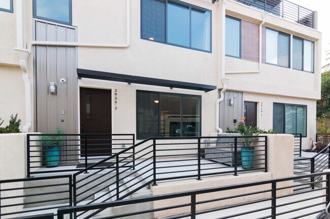 Building Photo - Luxury Townhome Centrally Located in Silver Lake! OPEN HOUSE JUNE 6TH, 2026 from 1:30 PM to 2:30 PM