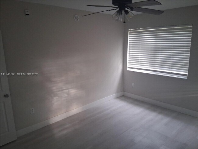 Building Photo - 2120 W Preserve Way