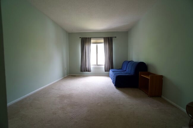 Building Photo - 21 Ashford Dr