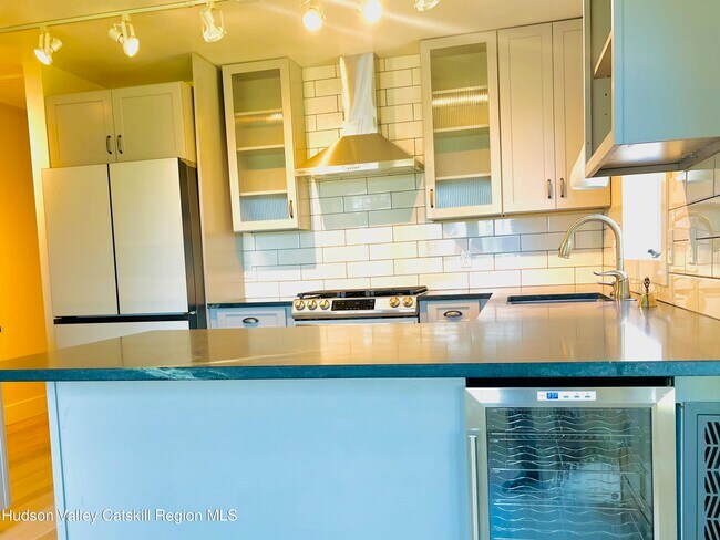 Building Photo - 5265 NY-9G