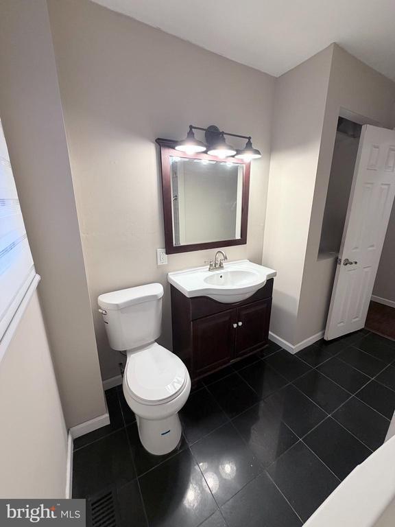 Building Photo - 14 Washington St