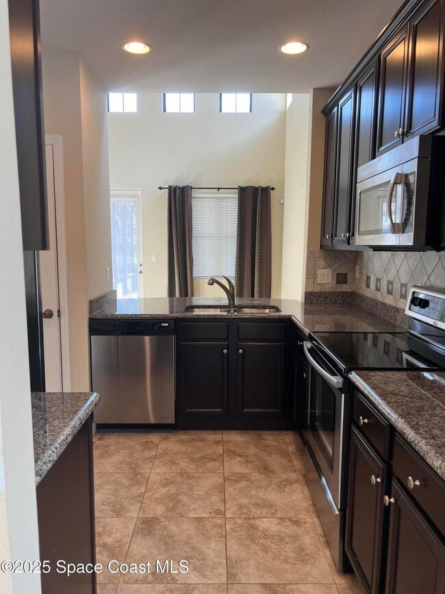 Building Photo - 146 Clemente Dr