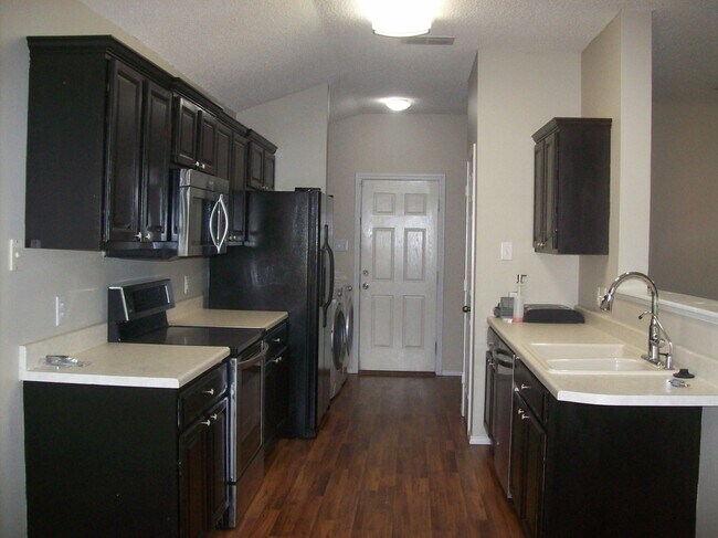 Building Photo - Great Home in Frenship School District