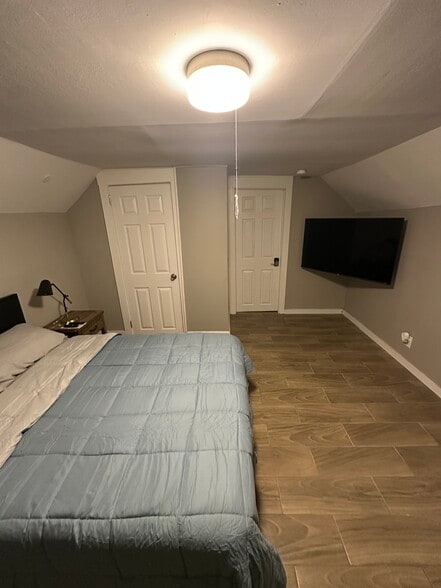 Building Photo - 66 Maplewood Ave