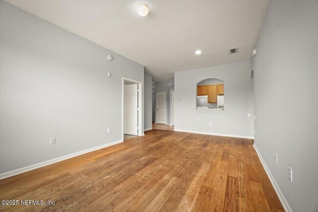 Building Photo - 7990 Baymeadows Cir E