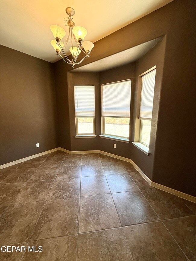 Building Photo - 3712 Coco Palm Dr