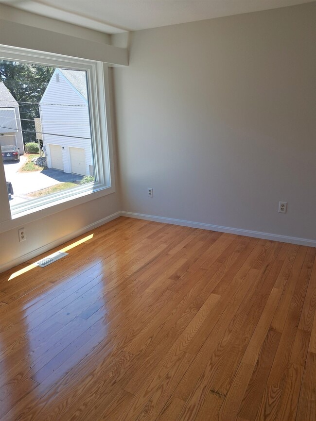 Building Photo - 4 Esquire Cir