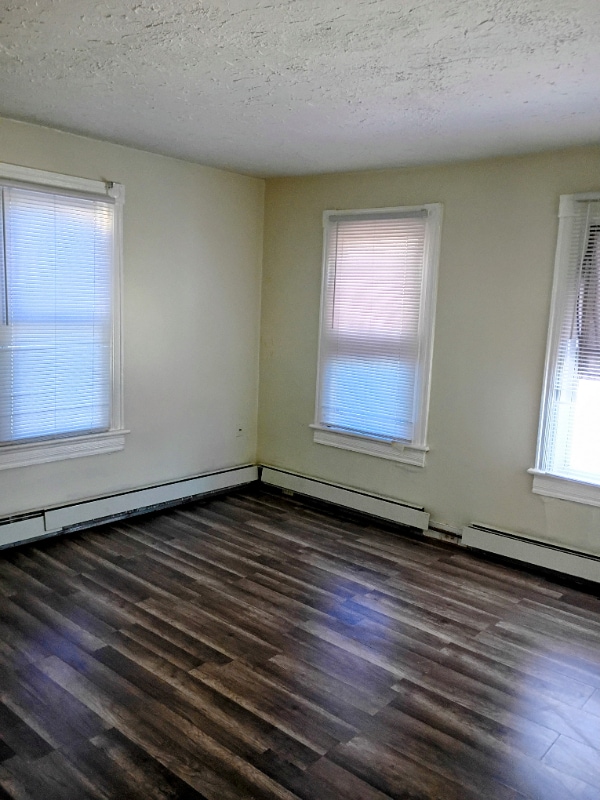 Building Photo - 28 Grant St