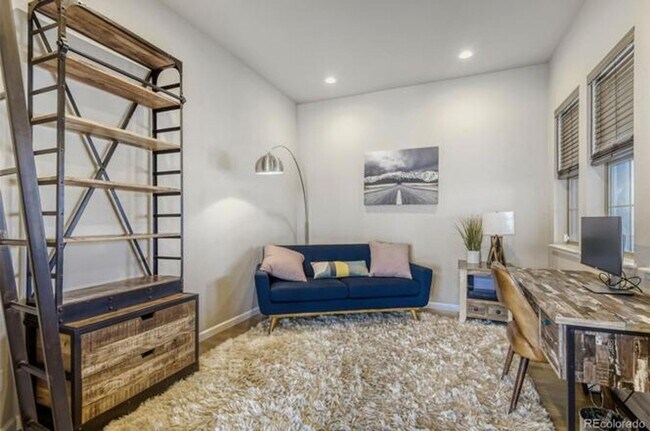 Building Photo - 5 BR/4BA | Newly Renovated Single Family Home | 1-Car Garage Parking | Community Pool!