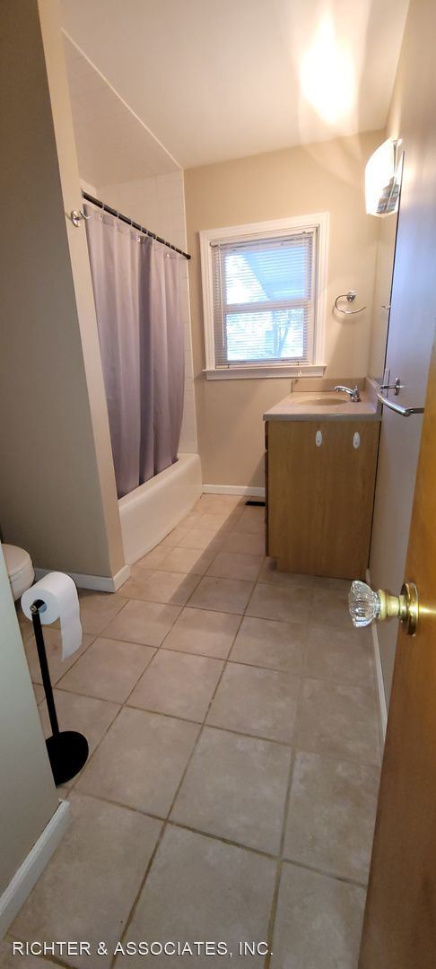 Building Photo - 3 br, 2 bath House - 137 S TOMPKINS