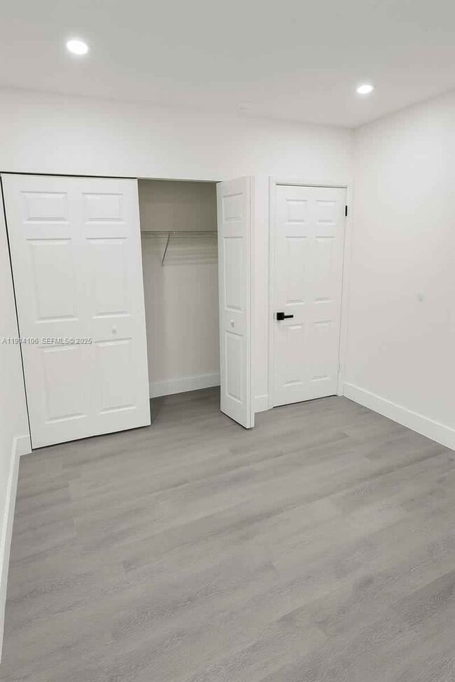 Building Photo - 417 NW 2nd Ave