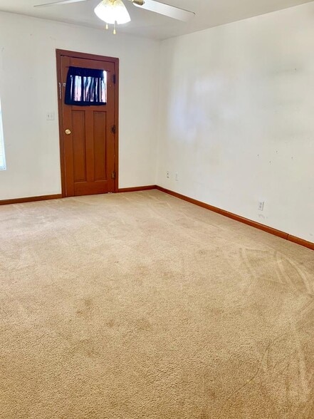 Building Photo - 303 NW 1st St