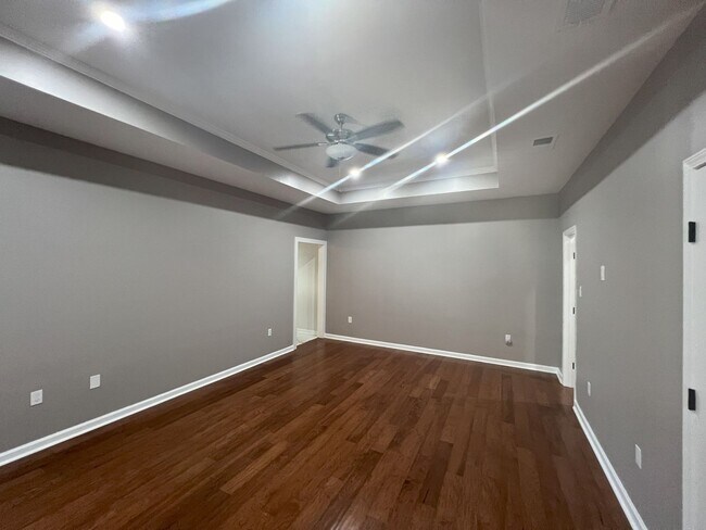 Building Photo - Woodlawn Estates