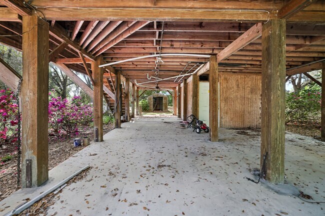 Building Photo - 3605 FL-50