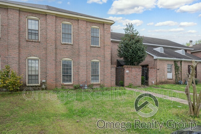 Building Photo - 6616 E Aberdeen Dr