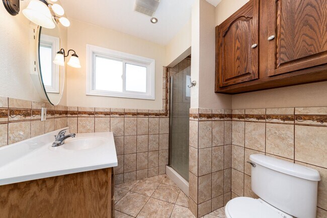 Building Photo - Charming Single-Story 3-Bed Home with Pool in Camarillo