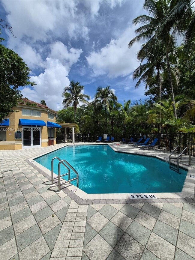 Building Photo - 771 N Pine Island Rd