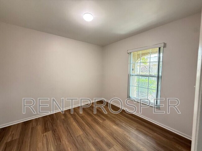 Building Photo - 225 Ranier Cove