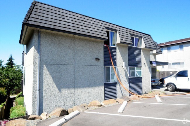 Building Photo - 11023 Greenwood Ave N