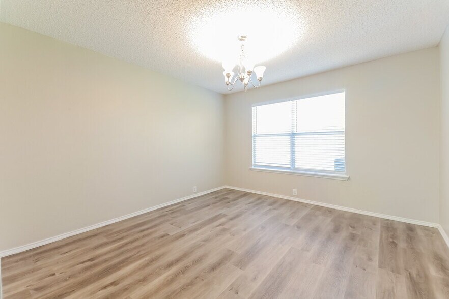 Building Photo - 4300 Sonoma Dr