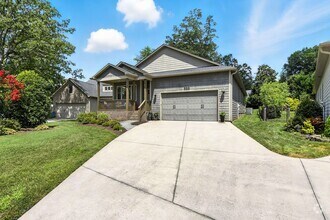 Building Photo - Charming 3 Bed 2.5 Bath Furnished Cottage ...