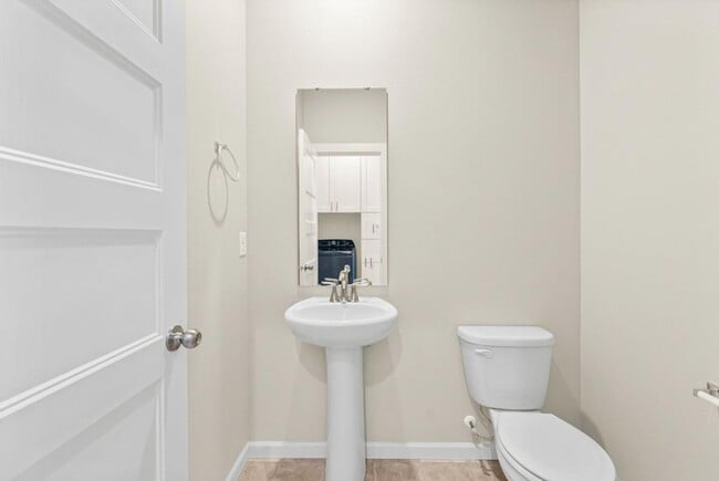Building Photo - Modern Yelm Home Near JBLM | 3 Bed, 2.25 B...