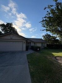 Building Photo - Beautiful Freshly Painted 3 Bedroom and 2 Bathroom Home in Carmichael $2,995.00 + Water
