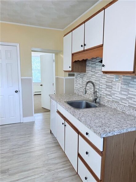 Building Photo - 128 Vincent Ave