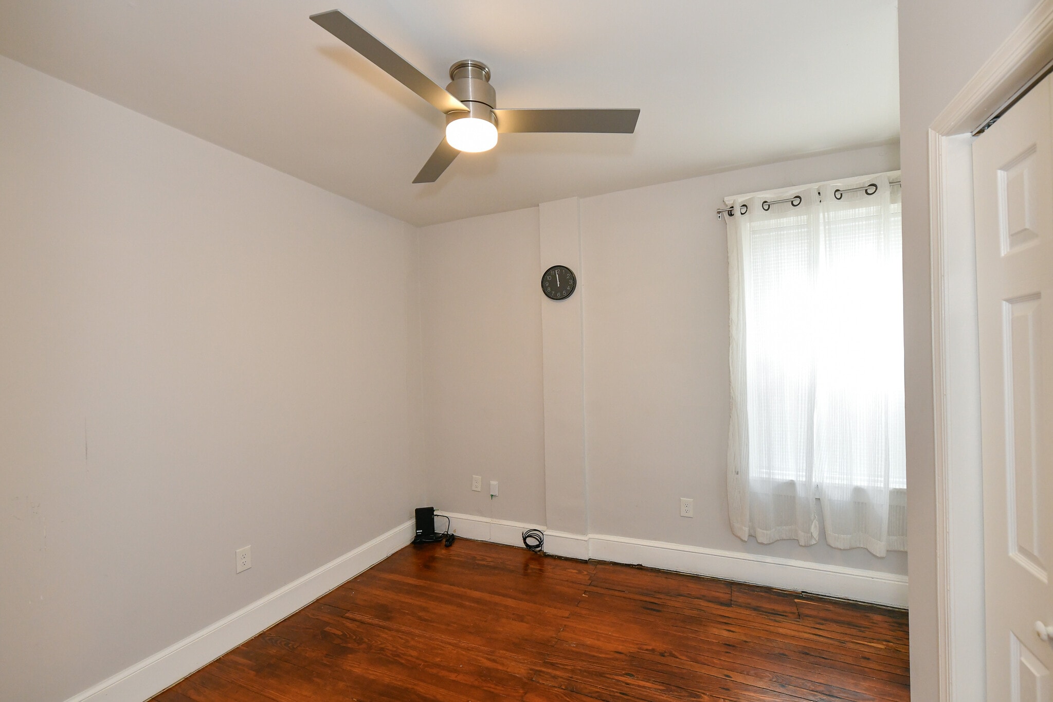 Building Photo - 102 W 30th St