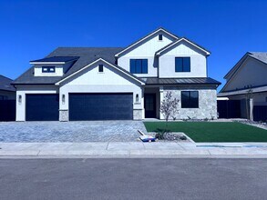 Building Photo - Brand New 6 Bed 4 bath home with built in ...