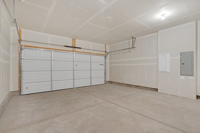 Building Photo - 5918 Hawkweed Dr