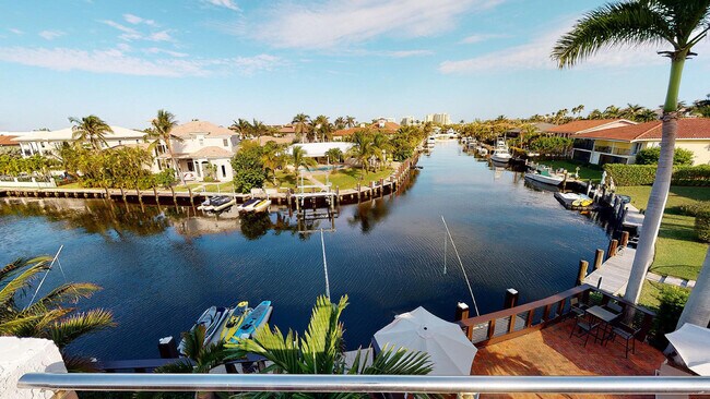 Building Photo - 1121 Bel Air Dr