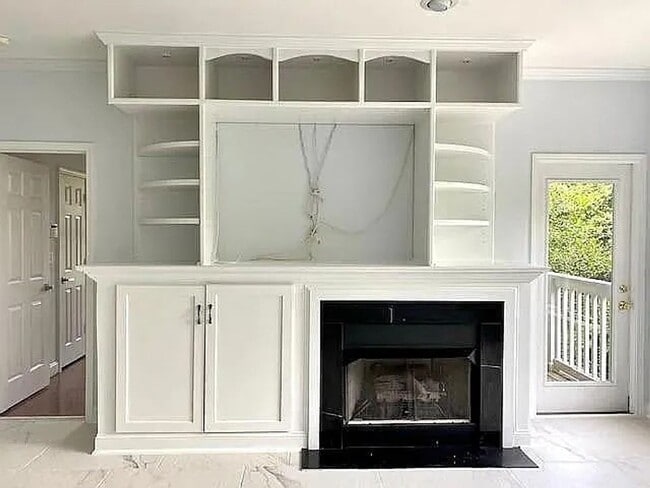 Building Photo - 2 Bed/ 2 Bath Condo located in one of Charlotte's most desired neighborhoods