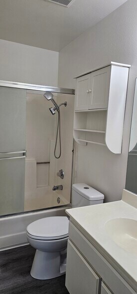 Building Photo - 204 Grayson Way