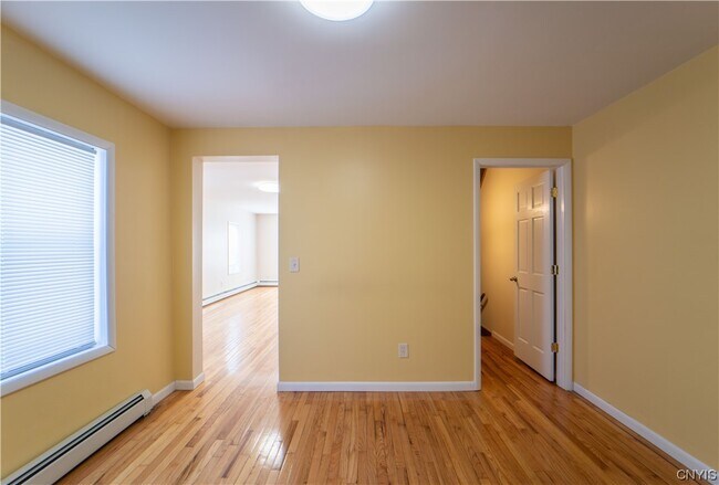 Building Photo - 17 High St